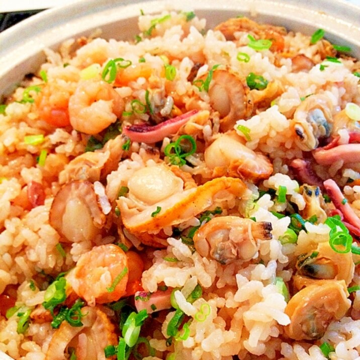 土鍋で海鮮炊き込みご飯